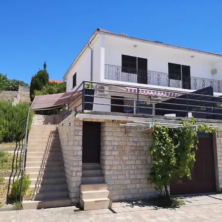 Sea View Apartment Rtina